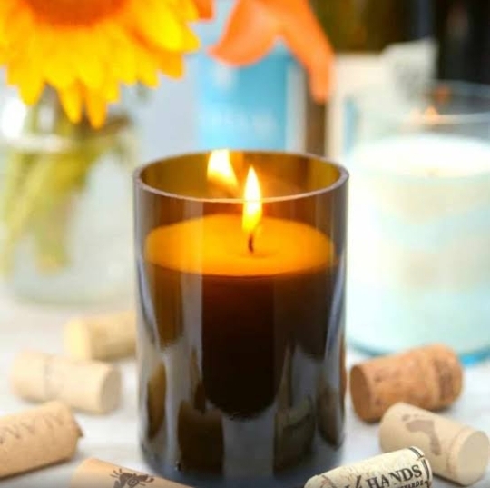 Make Aromatherapy Scented Candles with Natural, Organic Essential Oils in Cut Recycles used wine bottles Create aromatherapy candles with your own unique blend of essential oils. Upcycle and decorate the […]